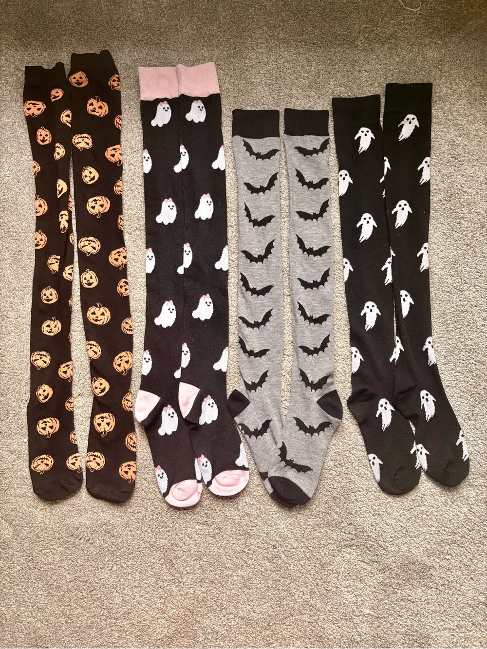 4 PACK Halloween Knee-High Socks - Ghosts, Bats & Pumpkins in Black/Grey/Pink